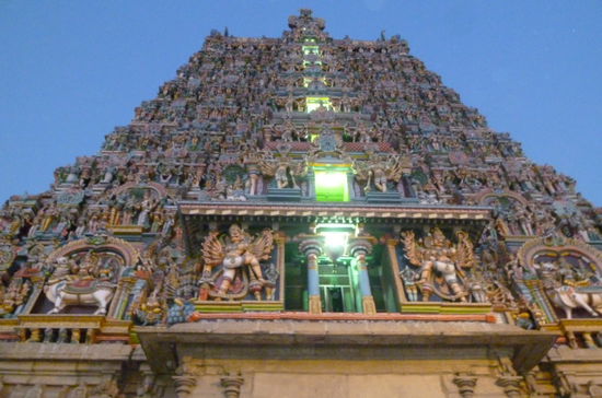 Von Hand errichtetes Meisterwerk- Sri Menakshi