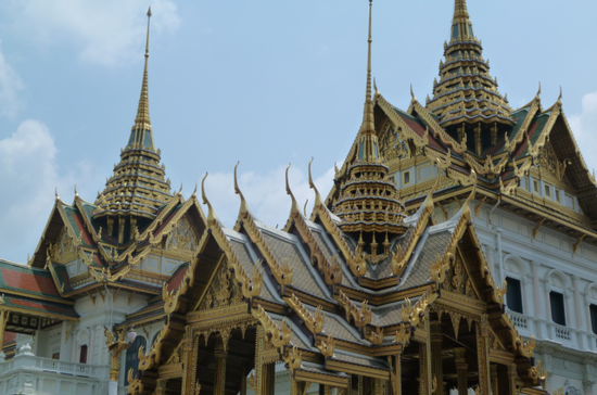 5. Man koennte historische Gebaeude besichtigen... (Koenigspalast in Bangkok)
