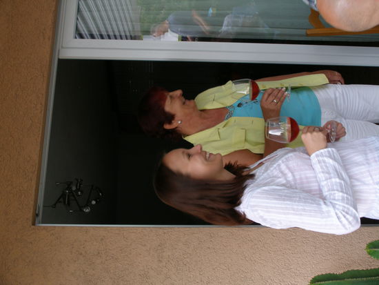 Mutter und Schwester