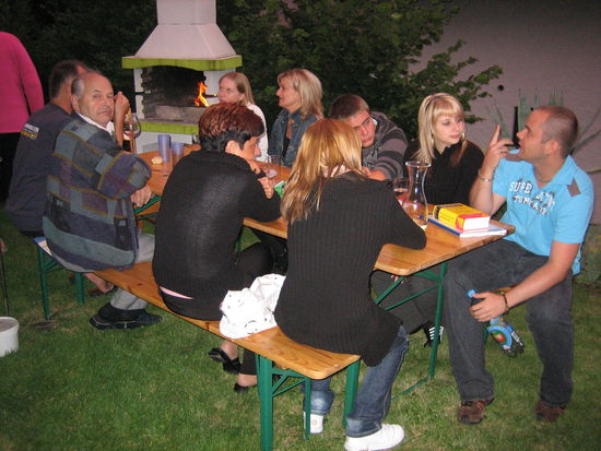 wohin ich da wohl zeige.....??? 
jedenfalls hab ich aufmerksame Zuhörer