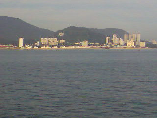Einer der Straende von Penang.
Nicht gerade mein Traumstrand.