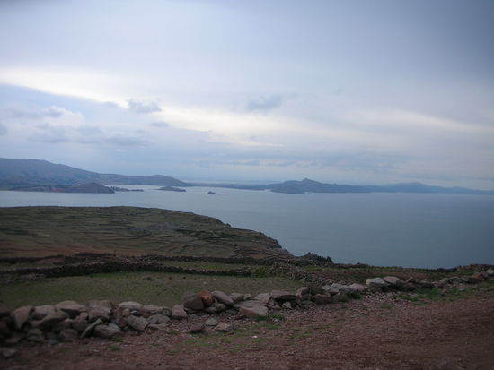 Die Aussicht von Obenherab auf den Titicacasee