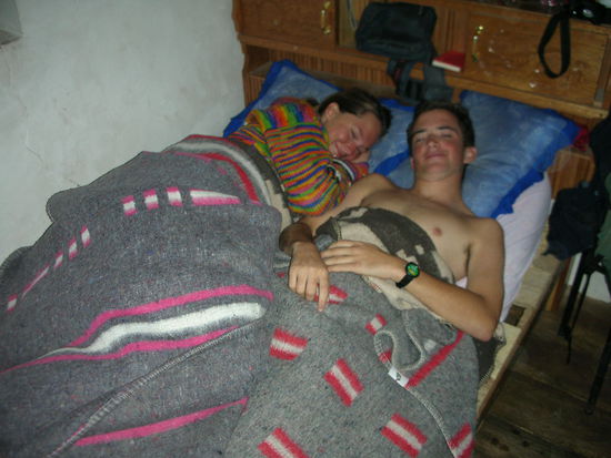 Dummerweise war die Familie nicht einegrichtet auf soviel Besuch. Naja wir habens auch ueberlebt....