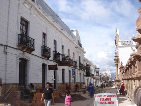 Riesen Bauten und alles weiss