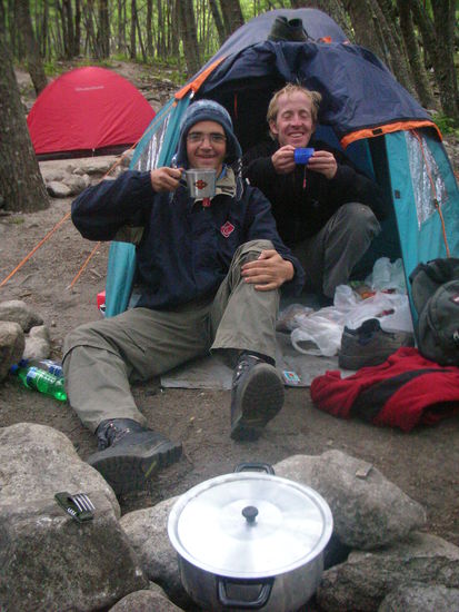 Das war auf einem Zeltplatz, so kochten wir, und schlaften wir. War meistens sehr lustig.