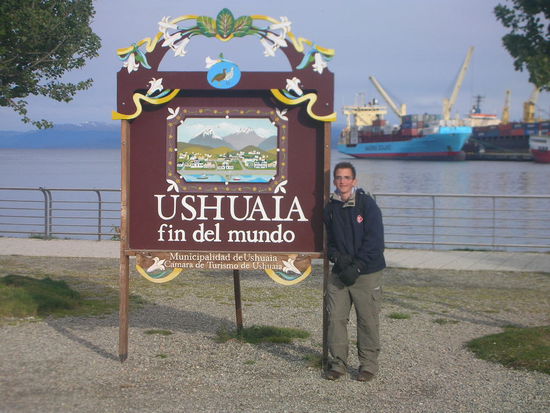 Das ist das beruehmte Schild am hafen von Ushuaya