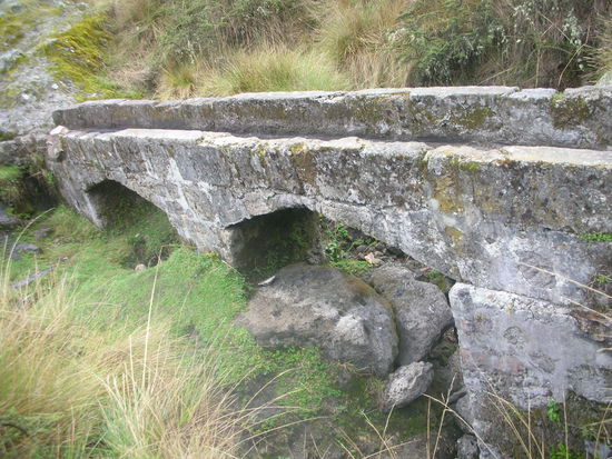 Auch die Inkas hielten schoen viel von diesem Lied " ueber sieben Bruecken musst du gehen". Dies ist nun eine davon...