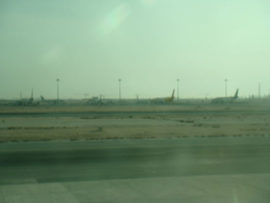 Ein farbenfroher Flugahfen in Doha...