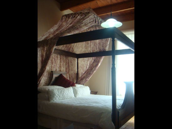 Unser wunderschoenes romantisches Himmelbett im Centre Ville