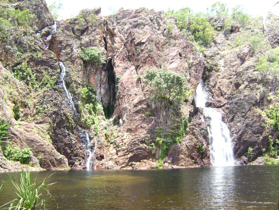 Die Wangi Falls im Litchfield NP.Wir sind bis zu beiden Wasserfaellen geschwommen!