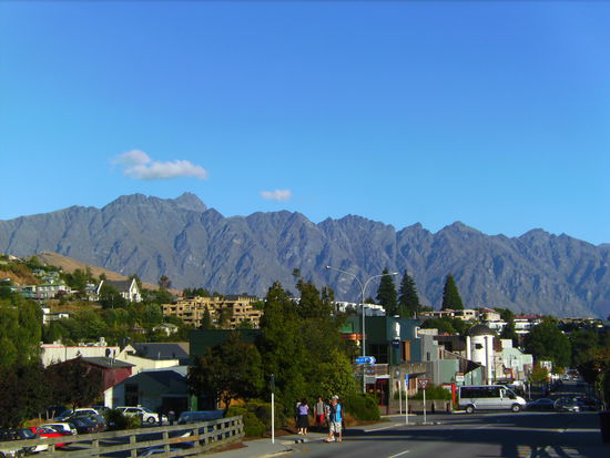 Queenstown mit seinen "Remarkables" im Hintergrund