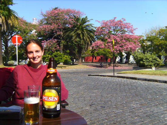 ...und mit wohlverdienter Staerkung am Plaza Mayor nach hartem Kulturprogramm... 