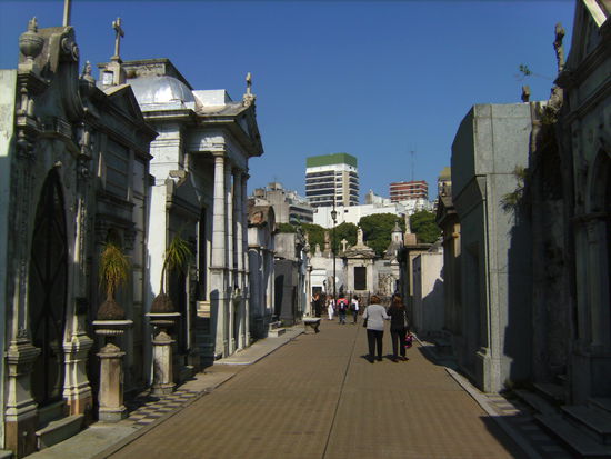 Mausoleen am Friedhof von Recoleta...hier liegen ausschliesslich "Promis"