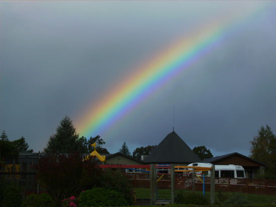 ...samt wirklich nettem Regenbogen über dem Campingplatz... 