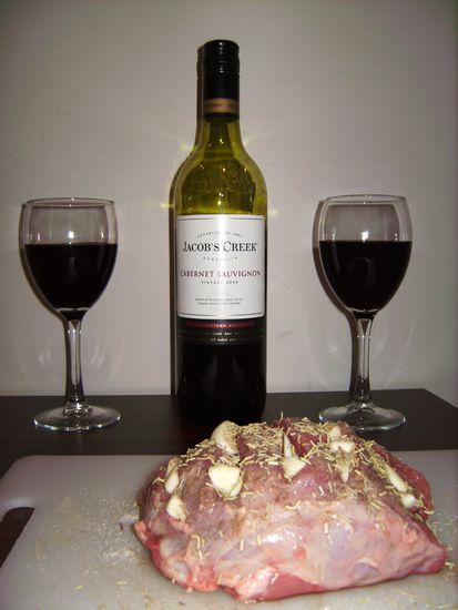 Speziell fuer unseren Gaumenfreund Wuerfel: Feinster Lammbraten in Rosmarin-Knoblauch Mantel 