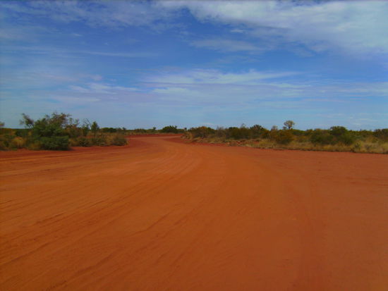 Tanamiwüste - normaler Weise eine sehr sandige Wüste