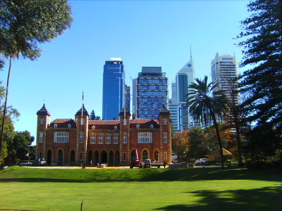 Government House in Perth. Die Queen wird hier im September für ein paar Tage wohnen bei ihrem "wohl letzten" Australienbesuch (wie eine Zeitung sehr treffend schreibt) 