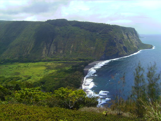 Blick aufs nahezu unberührte Waipio Tal
