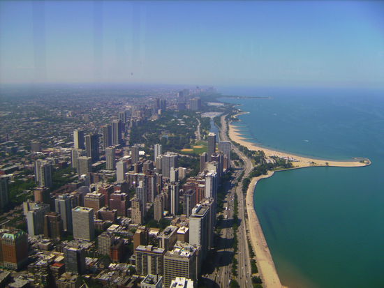 Ausblick vom John Hancock Center in Richtung Norden...die Coastline des Lake Michigan ist seeehr lang... 