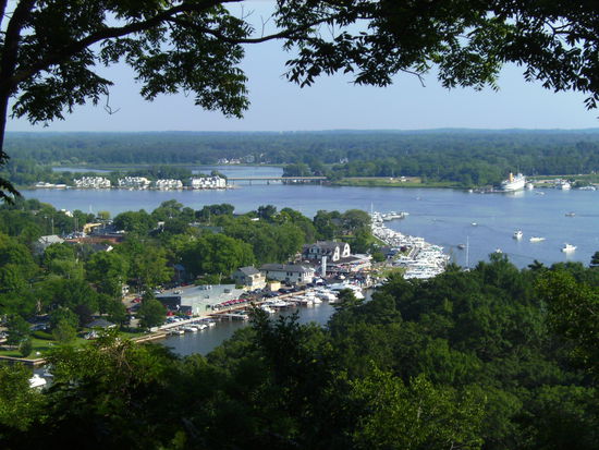 Blick auf Saugatuck vom Mount Baldhead