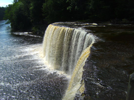 Upper Tahquamenon Falls