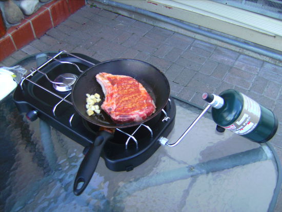 Unser neuer Griller - endlich wieder mal ein Steak!  Ist zwar nicht das beste Gerät aber es erfüllt seinen Zweck