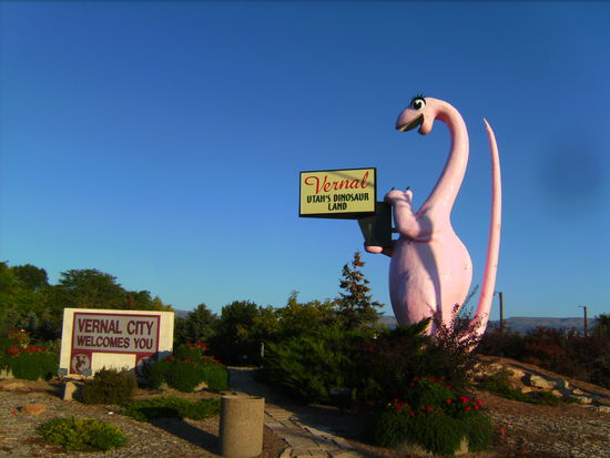 Der große rosa Dino in Vernal...