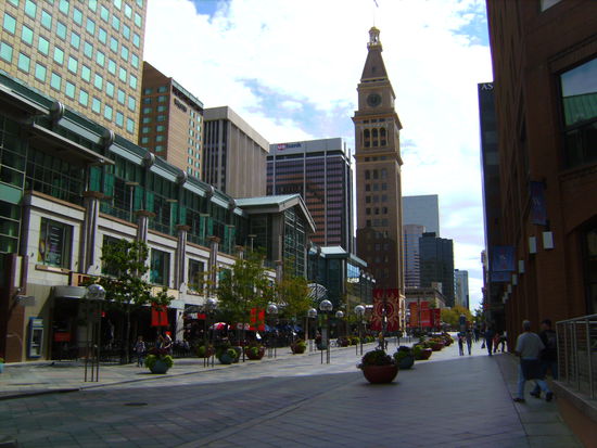 D &amp; S Tower @ 16th Street Mall in Downtown Denver