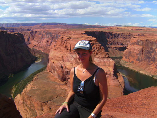 ...und natürlich auch hinter Sabina (die mir beim Fotoshooting fast über den Abgrund gestolpert wäre)