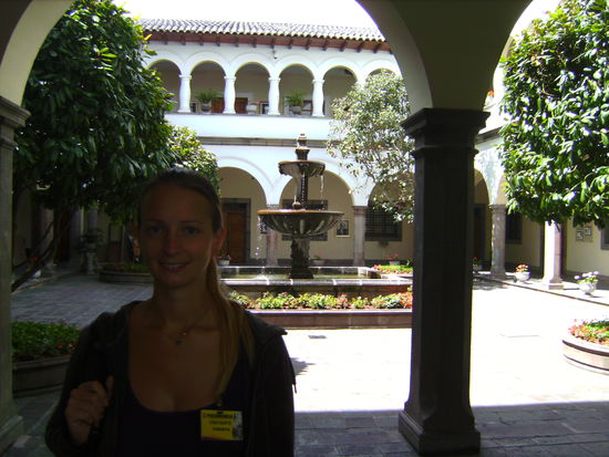 Mit offiziellem Besucherausweis im Präsidentenpalast... 