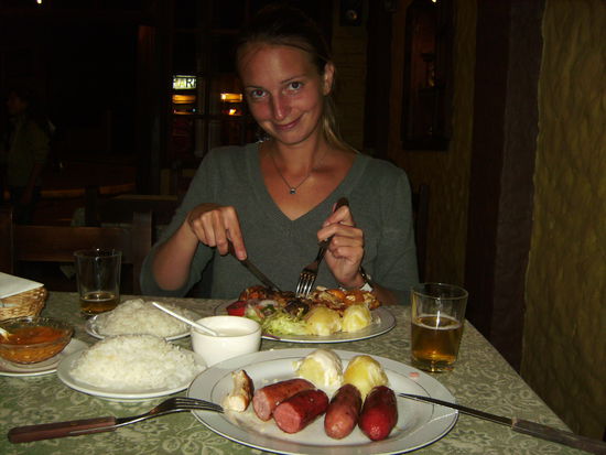 Chorizo für mich und Hühnchen für Sabina - alles vom Grill versteht sich... 