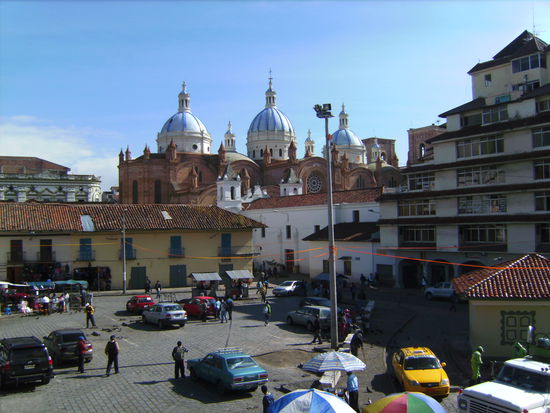 ... und unser Zimmerausblick auf die New Cathedral Cuencas 