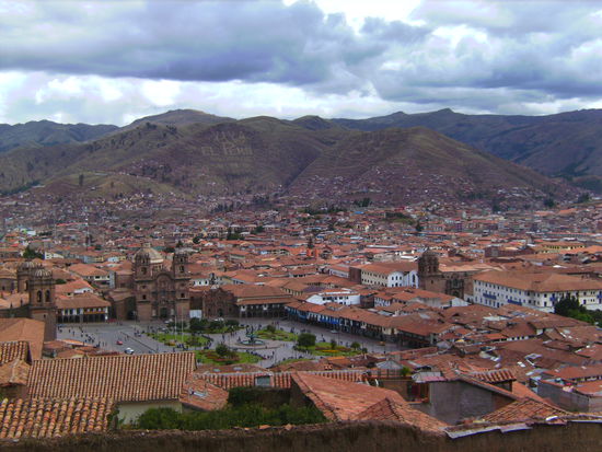 Blick auf Cuzco von einem der vielen Hügel in der Stadt