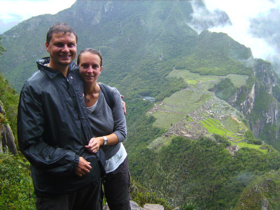 Erschöpft aber happy! Blick vom Waynapicchu auf Machu Picchu...