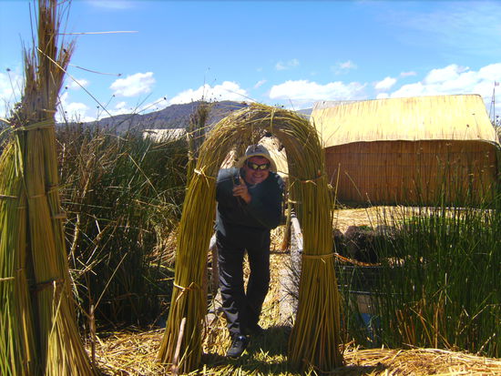 Auf der kleinen Brücke die Teil der von uns besuchten Insel war