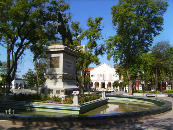 Gleiches Bild am Hauptplatz...menschenleer!