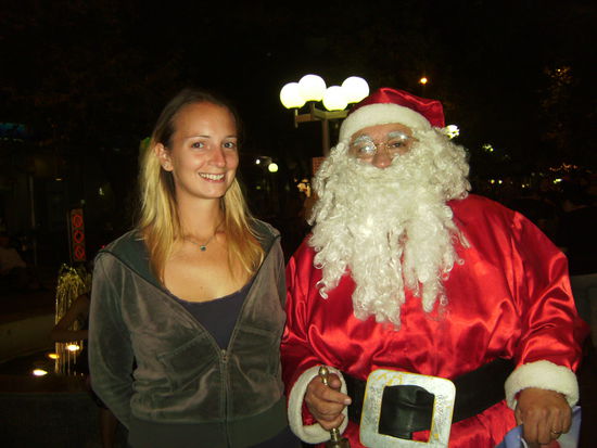 Auch der Weihnachtsmann hatte Zeit Mendoza einen Besuch abzustatten... 