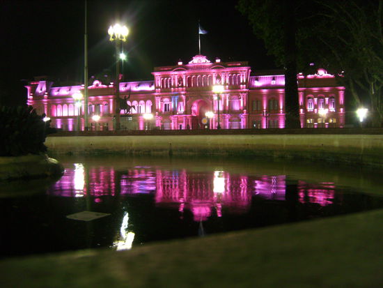 Die Casa Rosada ist in der Nacht auch sehr rosa... 