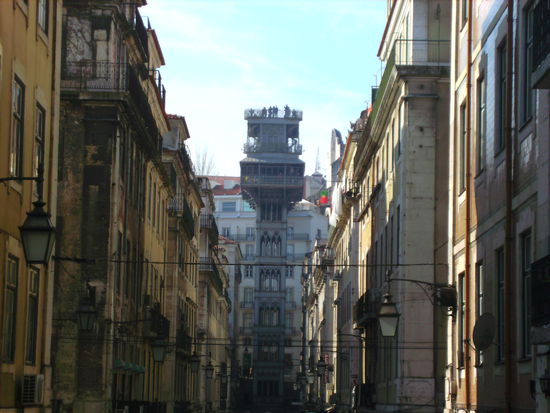 Aufzug von der Baixa ins Bairro Alto