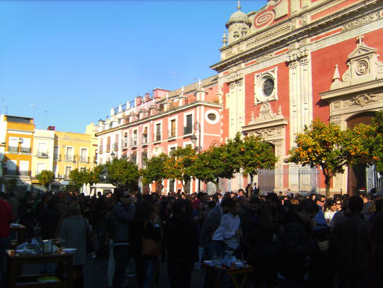 ...und Plaza Salvador sind die Hauptplätze der Stadt. Vor allem auf der Plaza Salvador war der Bär los am Nachmittag - wie im Sommer 