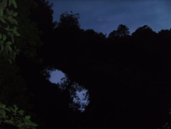 Oparara Arch beim Einsetzen der Dämmerung
