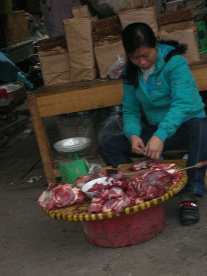 Frischfleisch: Das "Rohmaterial" spaziert meist gleich dahinter herum.