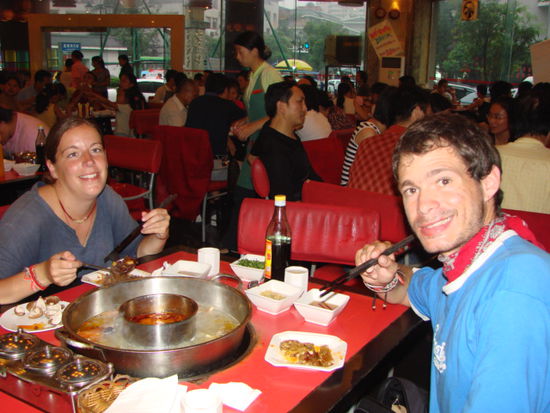 mmmh hotpot, ein riesen topf suppe, in den man allerlei hinein wirft