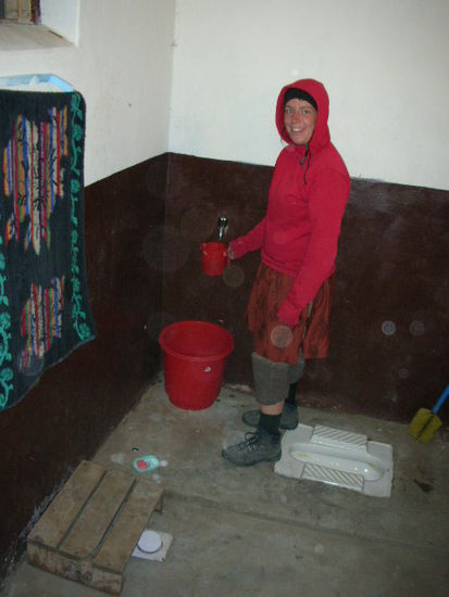badezimmer mit wc (mit spuehlung) und dusche