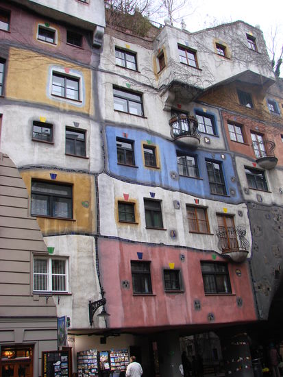 ein muss fuer wien besucher: das hundertwasserhaus