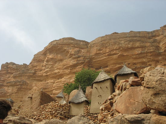 Im Dogonland: Hüttchen wie in Schlumpfenhausen.