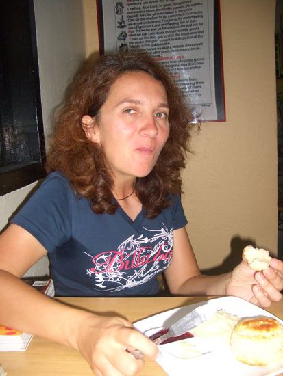 Tamara mit den schwer verdienten Scones
