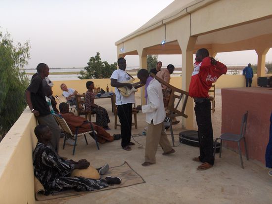 Die Band vom jungen Vieux Ali Farka, dem Sohn.