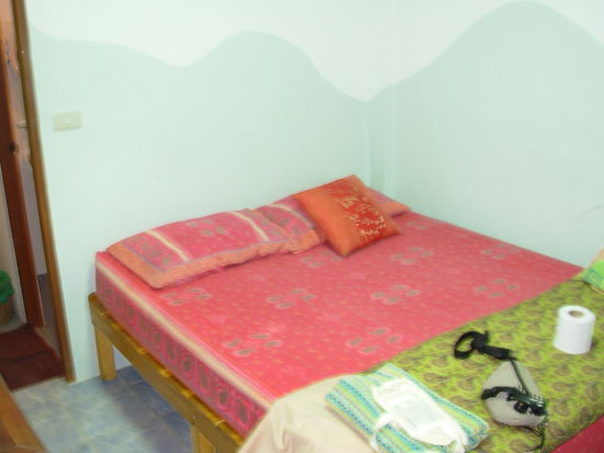 Unser Zimmer in Julies Guesthouse klein & sehr sauber