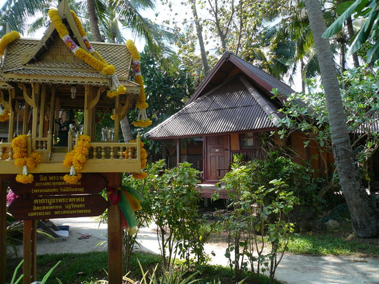 Unser Bungi 310 im Star Hut. Im Vordergund ein Geisterhaeusschen